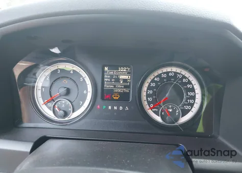 2018 Ram 1500 Slt 4X2 6'4 Box z USA, uszkodzony, nr VIN 1C6RR6TT0JS160558